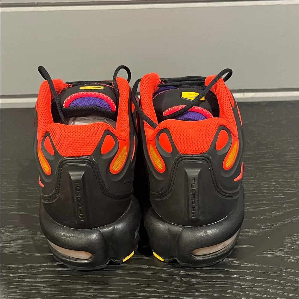 Nike Air Max Plus TN Black and Red with Purple Accents Men’s size 11.5 - Picture 4 of 7